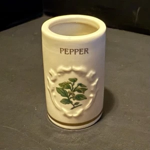 1992 Lenox Spice Garden Spice Jar Pepper Porcelain Container NO LID Replacement - Picture 1 of 6
