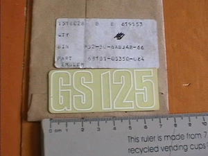GENUINE SUZUKI "GS125" SIDE PANEL EMBLEM 68131-05350-064 GS125 GS125ES 1982-1994 - Picture 1 of 1