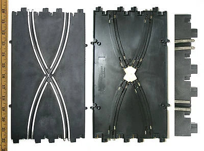 2 piezas 1973 Riggen 1:32 Slot Car 12" CRISS-CROSS CROSSOVER TRACK a granel SIN USAR Revell Foto 1 de 2