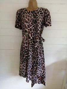 pretty animal print dress size 8 side tie geo hemline short sleeves - Picture 1 of 8