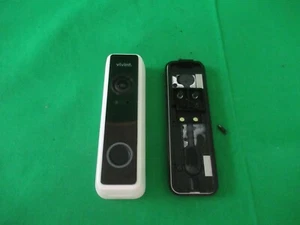 Cámara Timbre Vivint Modelo VS-DBC300-WHT con Placa de Montaje Buen Estado - Imagen 1 de 5