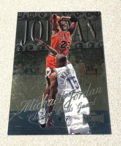 1998-99 Metal Universe #1 Micheal Jordan Bulls - Picture 1 of 2