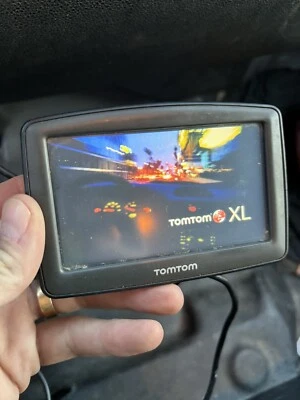 TomTom XL GPS N14644 Touchscreen GPS Includes Car Charging Cord - Image 1 of 4