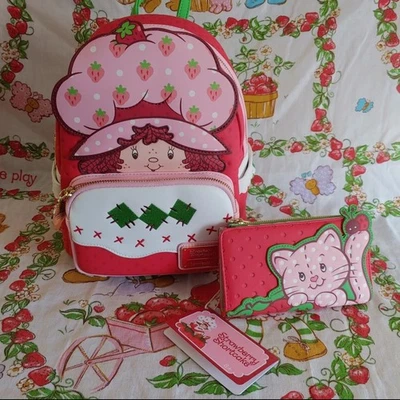 Mini mochila y billetera Loungefly Strawberry Shortcake perfumada cosplay nueva con etiquetas  Foto 1 de 4