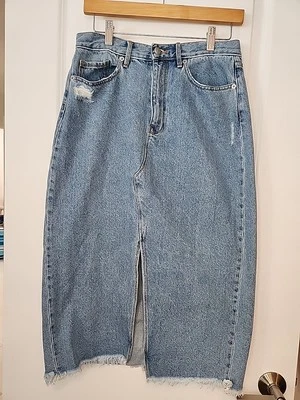 Falda midi de mezclilla Juicy Couture para mujer azul desgastado bolsillos abertura talla 29 dobladillo crudo Foto 1 de 4