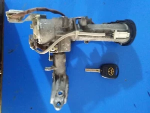 Toyota Land Cruiser 100 Series LX470 Barile di accensione completo con chiave - Foto 1 di 2