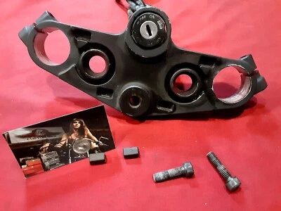 89-02 Suzuki GS500E GS 500 Superior Triple Árbol Superior Abrazadera Dirección con Encendido  Foto 1 de 4