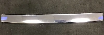 Jaguar XJ-SC XJS 1982-1991 задняя центральная хромированная накладка отделка защитный молдинг - Изображение 1 из 4