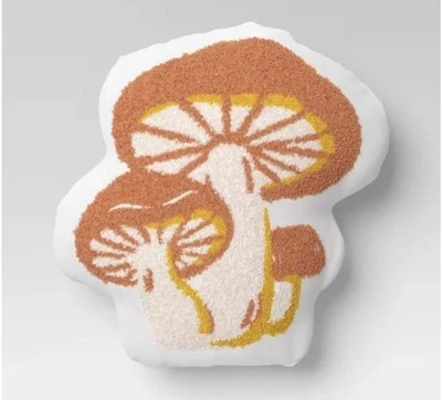Almohada bordada en forma de hongo - Target Room Essentials 14,5 pulgadas X 12 pulgadas Foto 1 de 4