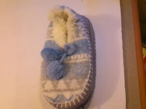 Neu MUK LUKS Damen Ballerina Hausschuhe Mehrfarbig Größe S/M (5-7) - Bild 1 von 3
