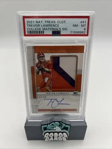 2021 National Treasures Collegiate RPA Trevor Lawrence /99 PSA 8 - Foto 1 di 2