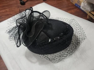 Vintage Wollhut schwarz Made in USA Derby Gothic Halloween einzelne Schleife Netz Schleier - Bild 1 von 8