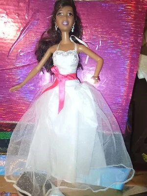 Barbie I can be a Bride 2009 muñeca Nikki afroamericana con anillo de bodas Foto 1 de 4
