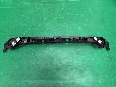 SOPORTE ALERÓN TRASERO LAND ROVER DEFENDER L663 L8B2442A01 2020-2025 Foto 1 de 4