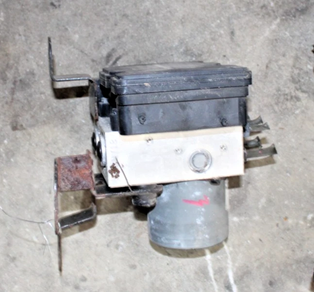 Hyundai Genesis Coupe 2009-2012 sistema de frenos antibloqueo módulo ABS 589202M500 Foto 1 de 3