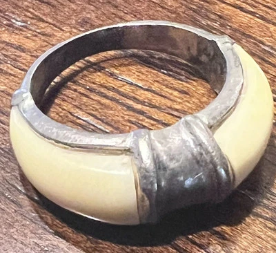 Lucite Cream In Silver 925 Ring Vintage Size 6 1/2 - Image 1 of 4