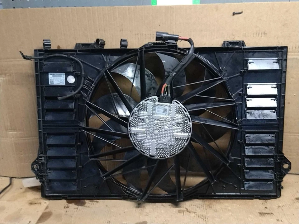 Radiator Fan Motor Fan Assembly Fits 10-16 PORSCHE PANAMERA 579113 — 第 1/4 张图片