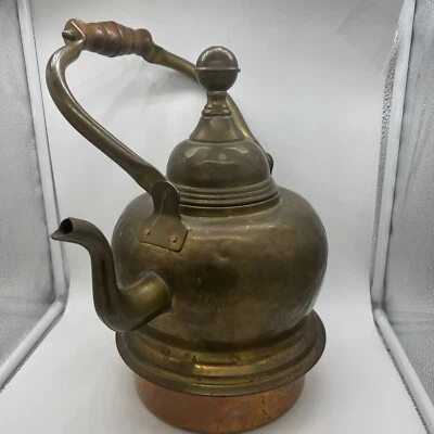 OLLA HERVIDOR DE AGUA DE LATÓN COBRE MARTILLADO DE COLECCIÓN 15" H cola de milano/cuello de cisne mango de madera Foto 1 de 4