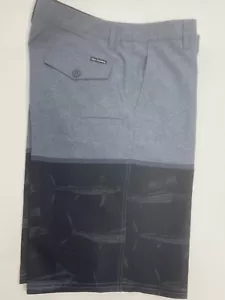 Men’s Huk Fishing Performance Flat Front Shorts •W34 L10” *NEW - Picture 1 of 8