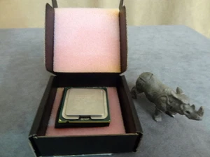 Intel SR19U E5-2450LV2 1.7/25/160​0 10C 6W Processor - Picture 1 of 1