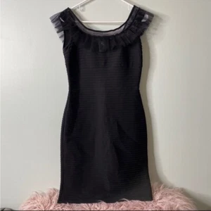 Tadashi Shoji schwarz gerafftes Kleid mit Rüschenausschnitt Small - Bild 1 von 6