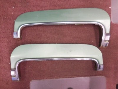 Cadillac Deville 1972 faldones guardabarros izquierdo derecho Foto 1 de 4