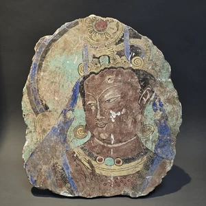 CIRCA NEAR EAST UN GRAN PANEL DE ESTUCO PINTADO DE GANDHARAN/BUDA CHINO... - Imagen 1 de 10