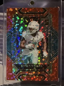 2021 PANINI SELECT CLUB LEVEL NO HUDDLE RED DISCO PRIZM (RC) JAYLEN WADDLE /49 - Foto 1 di 3