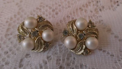 Vintage 1940s–1960s STAR Clip-On Earrings with Faux Pearls and Clear Rhinestones - Image 1 of 4