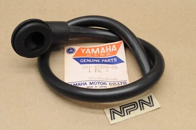 Yamaha Moto de Nieve GP246 GP292 GP300 GP338 Estuche de Cadena Respirador Tapa Manguera Nuevo de Lote Original Foto 1 de 2