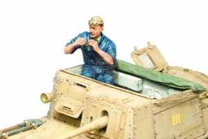 Modelo Victoria 1/35 tanque italiano tripulante petrolero con binoculares Segunda Guerra Mundial 4086 - Imagen 1 de 1