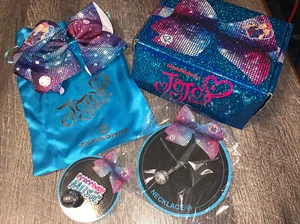 JoJo Siwa Bow Box Club  #18 Rhinestone Music Microphone Necklace Pin Bag - Picture 1 of 7