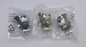 Bluey THE TERRIER School Friends Jo Dan Adam 3 Figuras Trillizos Escocés NUEVO - Imagen 1 de 2
