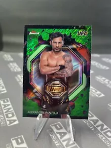 2024 Topps Finest UFC #28 Alexandre Pantoja Green Shimmer Refractor /93 - Picture 1 of 2
