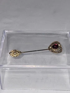 Vintage Gold Stecknadel Herzförmiger Kopf mit roten Edelstein Kunstperlen  - Bild 1 von 9