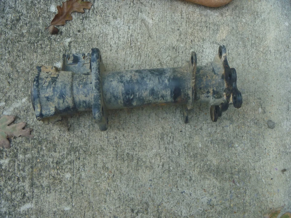 OEM FÁBRICA 04-06 Yamaha YFM350BAT 350 Bruin 2x4 Rueda Trasera Eje Portador Foto 1 de 1