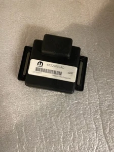 Módulo de control de iluminación Dodge Jeep Ram 2014-2021 con opción LED 68229650 OE - Imagen 1 de 4