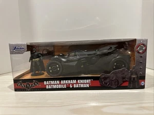 Jada Toy Hollywood Rides Batman Figure & 2015 Arkham Knight Batmobile 1/24 Scale - Picture 1 of 7