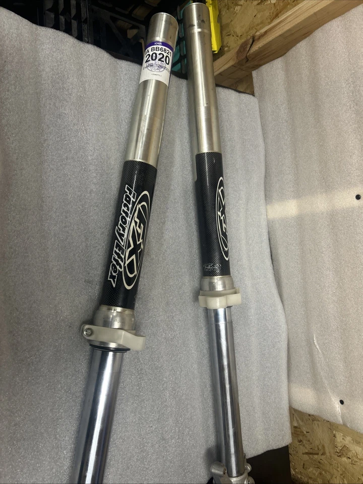 Juego amortiguador horquilla delantera Kawasaki KX 250 2001 OEM # 44075-1129 Foto 1 de 4