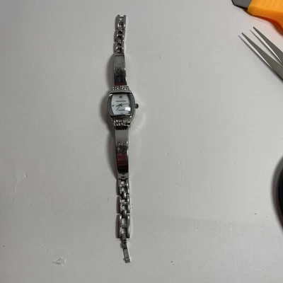 "Reloj Accutime Cerentino Mujer SR5018 Tono Plateado Cristales Batería Nueva 7""" Foto 1 de 4