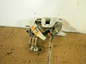 MITSUBISHI LANCER EVO 2 1994 SOLO MECANISMO DE BLOQUEO DE PUERTA TRASERA PASAJERO CERCANO - Imagen 1 de 1