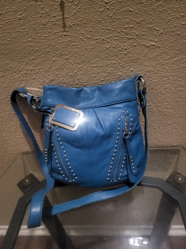 Bolso bandolera de cuero azul para mujer B Mokowsky.  Foto 1 de 4