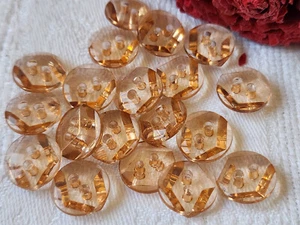 Lot 16 boutons vintage transparent orange plastique trous petits 1,3 cm ref 2968 - Picture 1 of 2