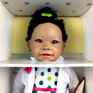 Muñeca JADA Galerías ASHTON DRAKE PEQUEÑAS BENDICIONES toque real + accesorios retirados - Imagen 1 de 13