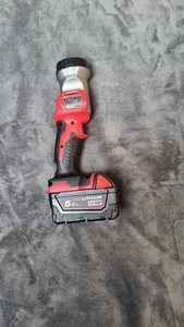 Milwaukee M18T LED + 1 M 18B5 5ah - Picture 1 of 2