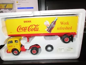 2004 First Gear-"COLLECTOR EDT COCA COLA" WHITE TRACTOR W/30' TRLR 1/34 19-3264 - Picture 1 of 23