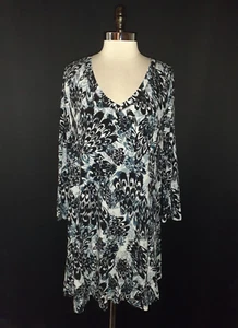 NEW AVENUE Plus Size 3X 22W 24W Tunic Top Shirt Blue White Floral 3/4 Sleeve - Picture 1 of 5