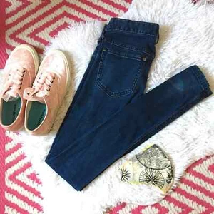 Pantalones de mezclilla Free People súper ajustados bohemios lavado medio W 24 - Imagen 1 de 8