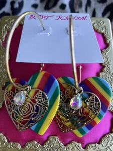 Betsey Johnson GROSSER Regenbogen Lucite Herz Rose austauschbarer Reifen AB Ohrringe - Bild 1 von 4