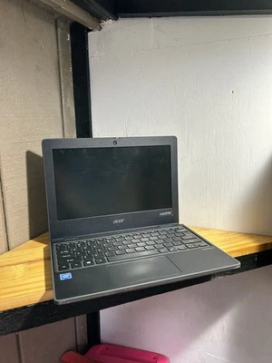 Acer Laptop  - Image 1 of 4